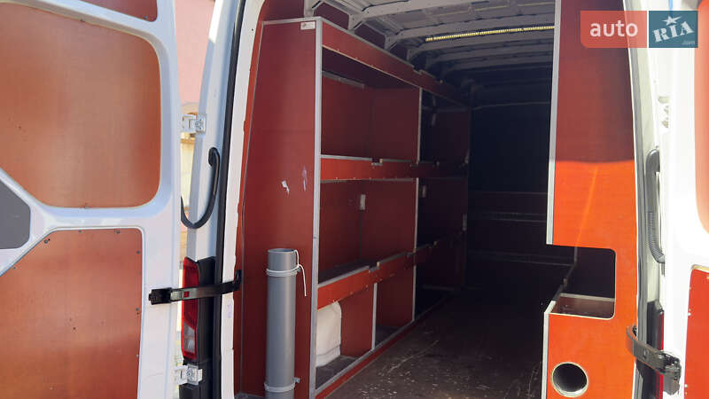 Вантажний фургон Volkswagen Crafter 2017 в Сваляві