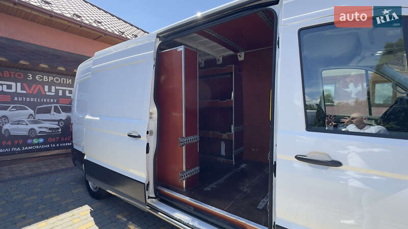Вантажний фургон Volkswagen Crafter 2017 в Сваляві
