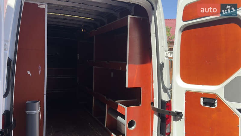 Вантажний фургон Volkswagen Crafter 2017 в Сваляві