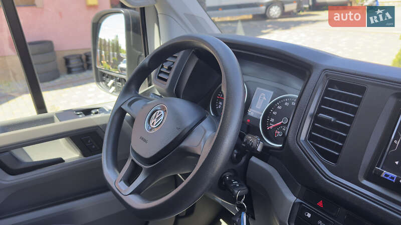 Вантажний фургон Volkswagen Crafter 2017 в Сваляві