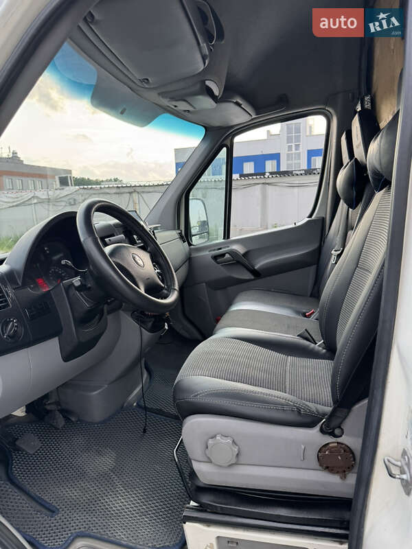 Грузовой фургон Volkswagen Crafter 2007 в Киеве