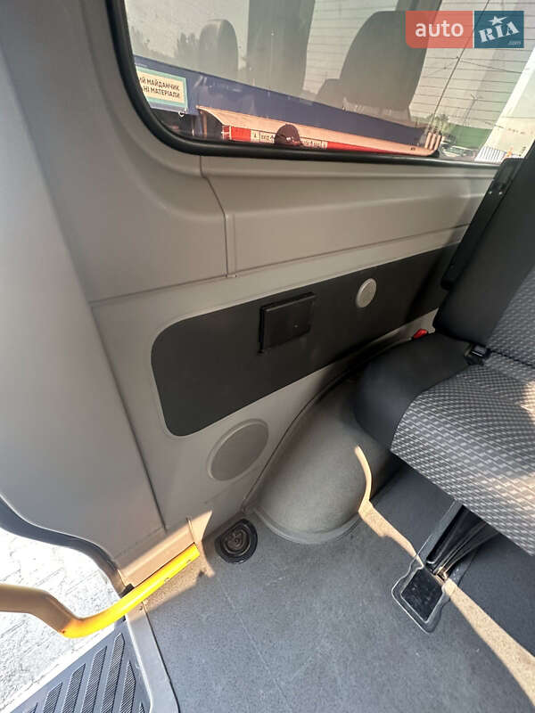 Другие автобусы Volkswagen Crafter 2013 в Черновцах