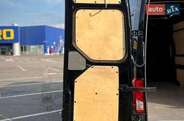 Грузовой фургон Volkswagen Crafter 2020 в 