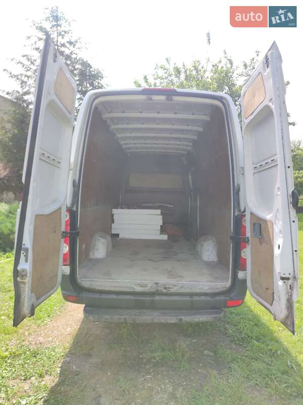 Грузовой фургон Volkswagen Crafter 2012 в Киеве