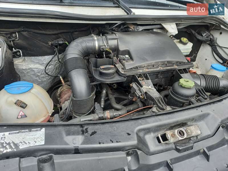 Вантажний фургон Volkswagen Crafter 2012 в Овручі