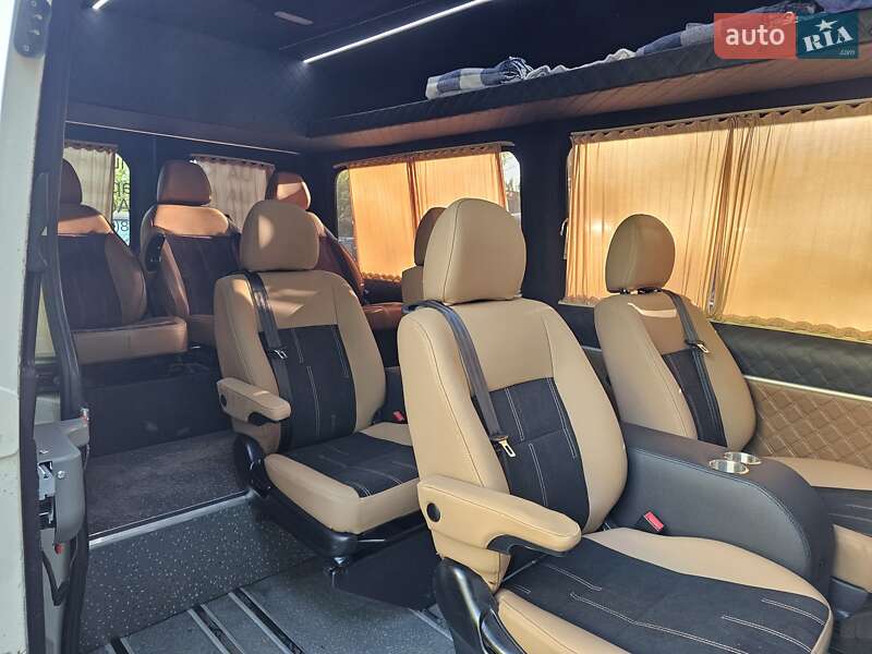 Микроавтобус Volkswagen Crafter 2011 в Киеве