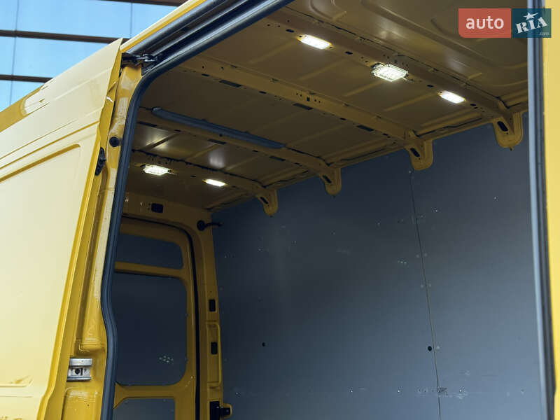 Вантажний фургон Volkswagen Crafter 2018 в Києві
