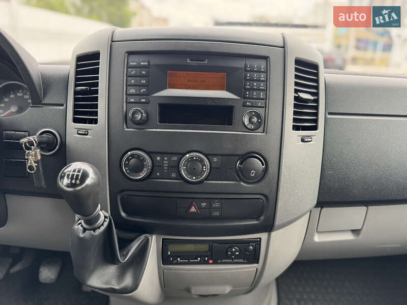Мікроавтобус Volkswagen Crafter 2015 в Києві