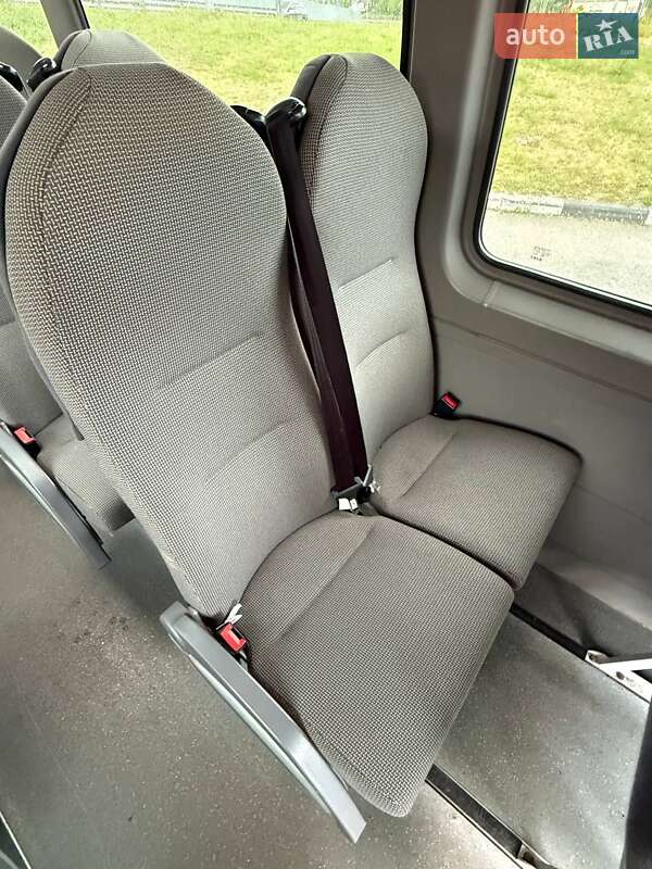 Туристичний / Міжміський автобус Volkswagen Crafter 2012 в Києві
