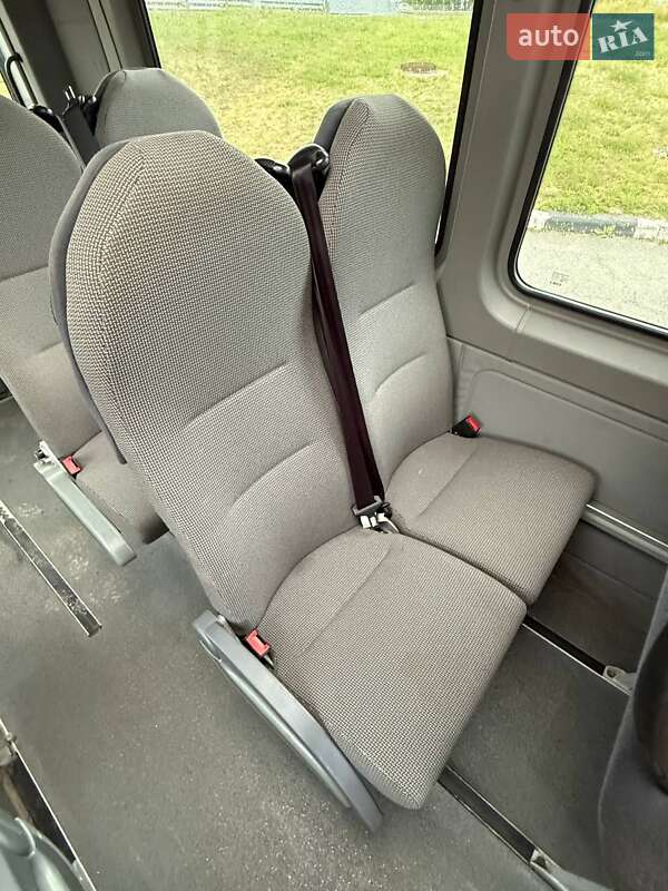 Туристичний / Міжміський автобус Volkswagen Crafter 2012 в Києві