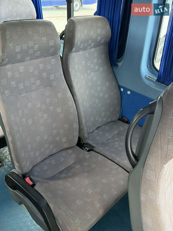 Туристический / Междугородний автобус Volkswagen Crafter 2009 в Староконстантинове