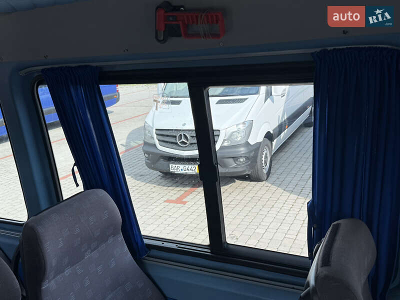 Туристический / Междугородний автобус Volkswagen Crafter 2009 в Староконстантинове