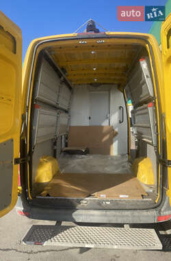 Вантажний фургон Volkswagen Crafter 2012 в 