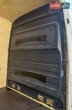 Грузовой фургон Volkswagen Crafter 2011 в 