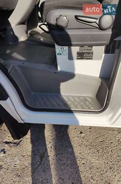 Грузовой фургон Volkswagen Crafter 2011 в 