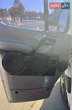 Грузовой фургон Volkswagen Crafter 2011 в 