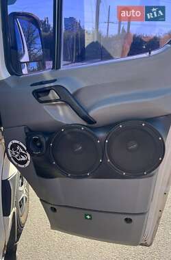 Грузовой фургон Volkswagen Crafter 2011 в 