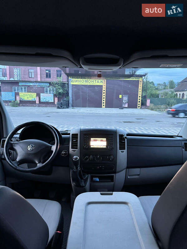 Вантажопасажирський фургон Volkswagen Crafter 2016 в Ужгороді