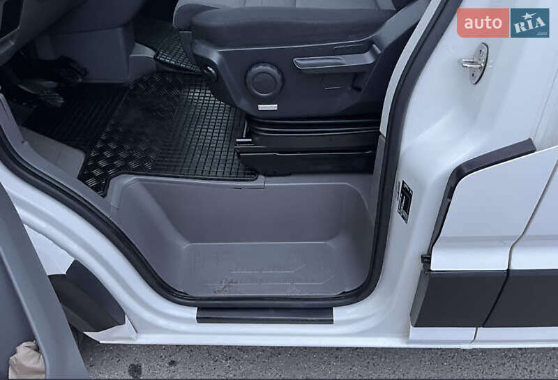 Грузовой фургон Volkswagen Crafter 2020 в Киеве