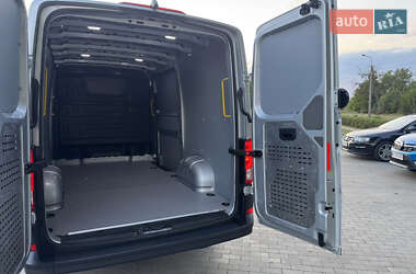 Грузовой фургон Volkswagen Crafter 2020 в 