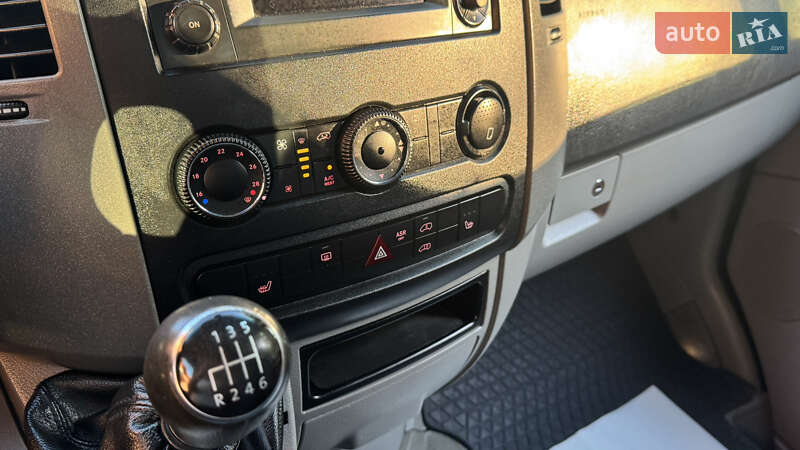 Грузовой фургон Volkswagen Crafter 2015 в Сваляве