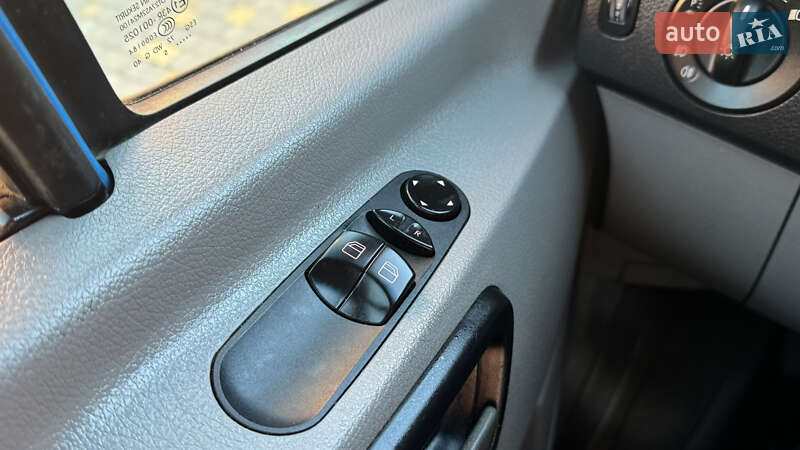 Грузовой фургон Volkswagen Crafter 2015 в Сваляве