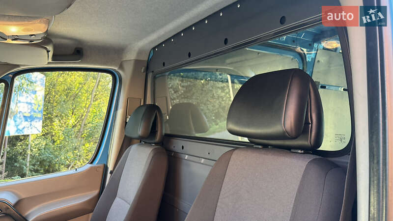 Грузовой фургон Volkswagen Crafter 2015 в Сваляве