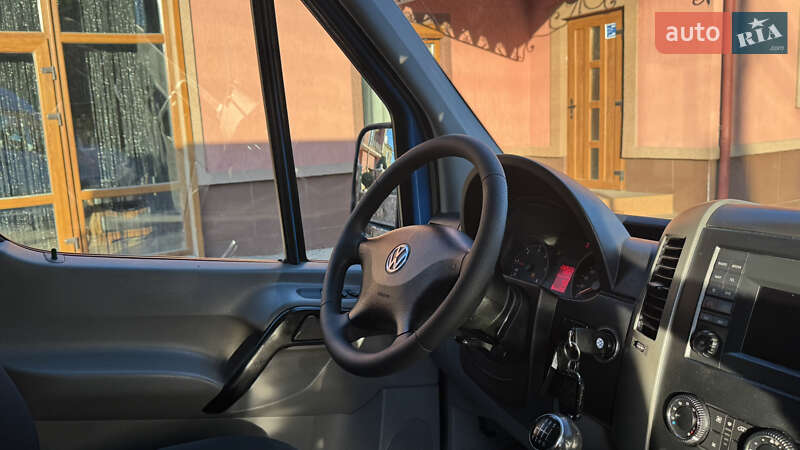 Грузовой фургон Volkswagen Crafter 2015 в Сваляве