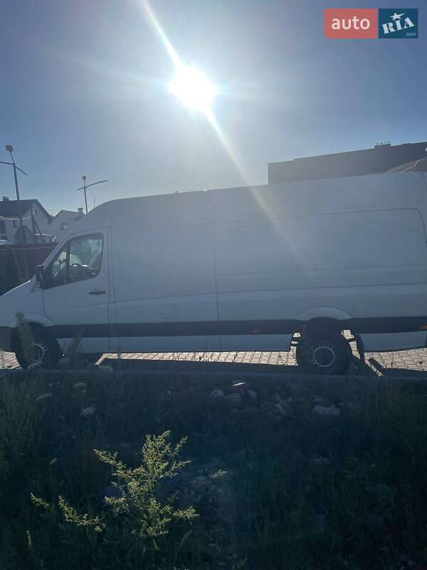 Грузовой фургон Volkswagen Crafter 2016 в Николаеве