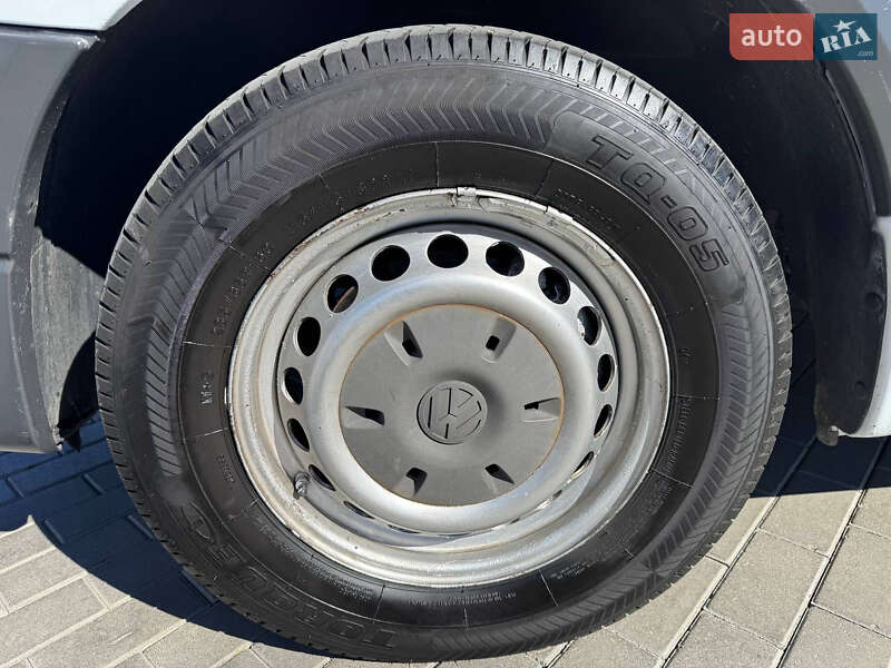 Автовоз Volkswagen Crafter 2010 в Ровно