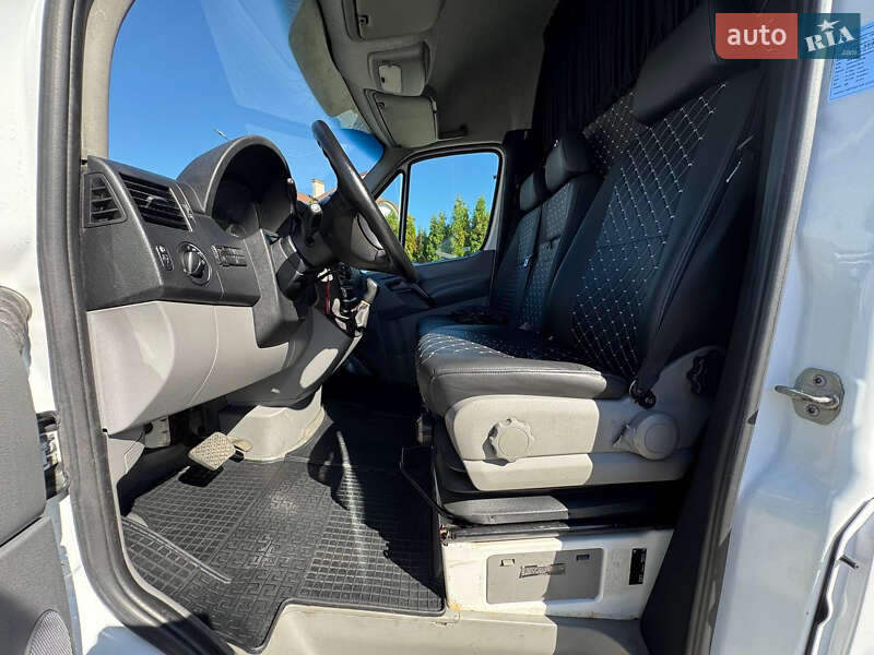 Автовоз Volkswagen Crafter 2010 в Ровно