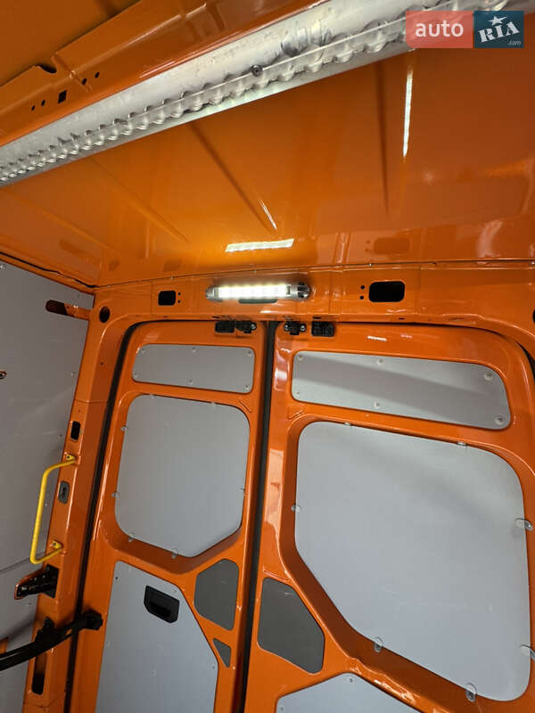 Грузовой фургон Volkswagen Crafter 2021 в Киеве