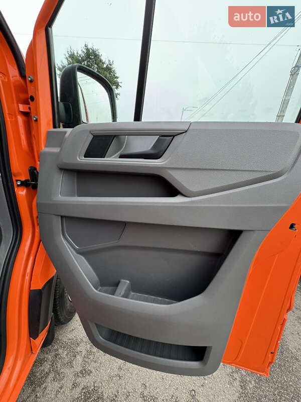 Грузопассажирский фургон Volkswagen Crafter 2018 в Киеве