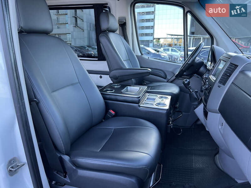 Микроавтобус Volkswagen Crafter 2013 в Киеве