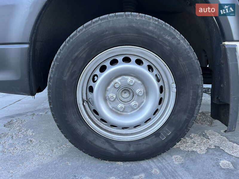 Микроавтобус Volkswagen Crafter 2013 в Киеве