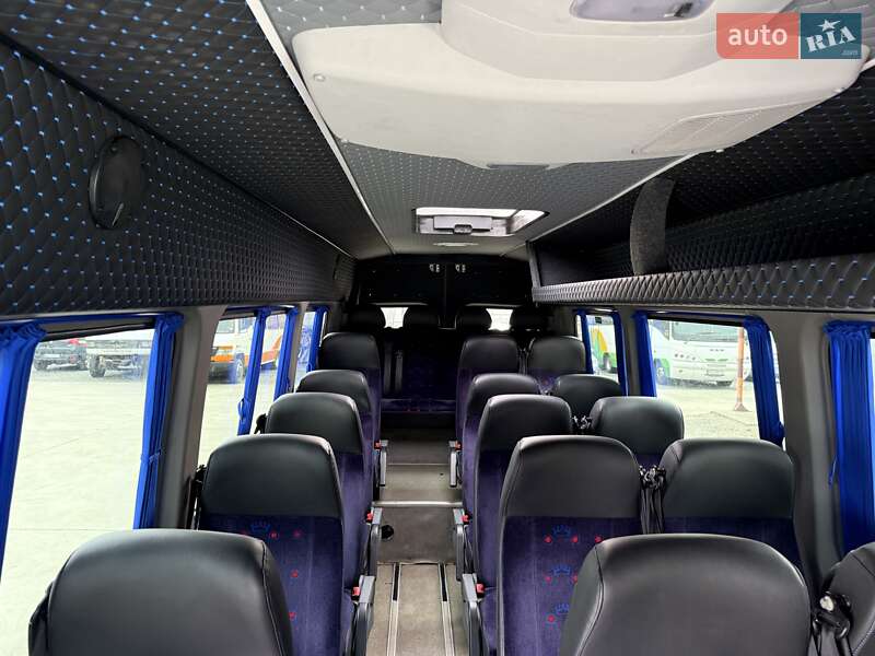 Туристичний / Міжміський автобус Volkswagen Crafter 2013 в Славуті