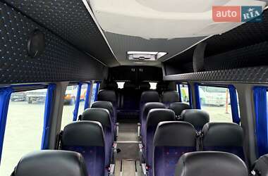 Туристический / Междугородний автобус Volkswagen Crafter 2013 в 