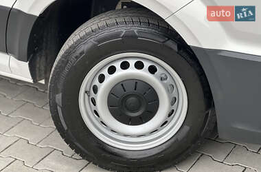 Грузовой фургон Volkswagen Crafter 2021 в 