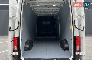 Грузовой фургон Volkswagen Crafter 2021 в 