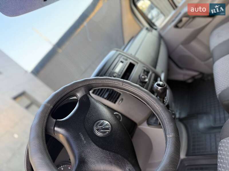 Грузовой фургон Volkswagen Crafter 2012 в Киеве