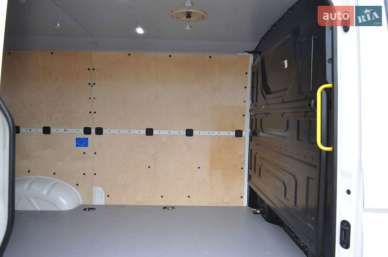 Грузовой фургон Volkswagen Crafter 2020 в Киеве