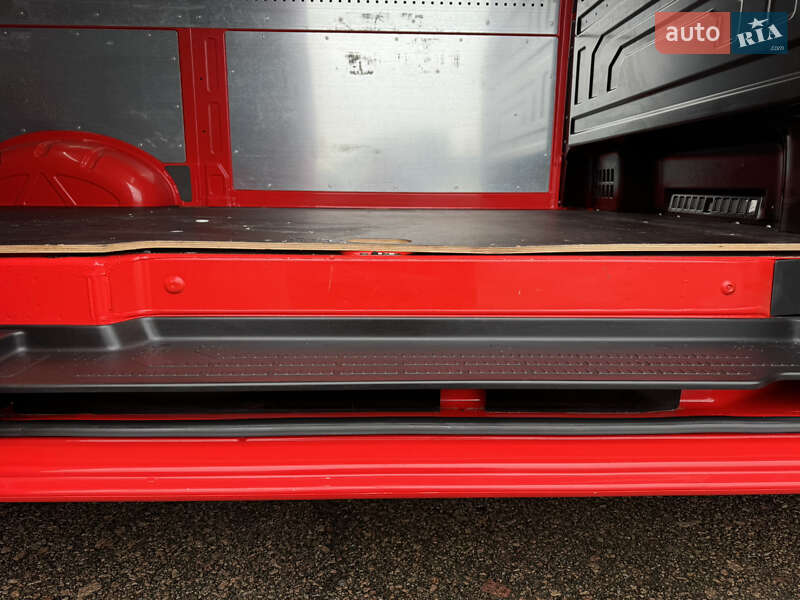 Грузовой фургон Volkswagen Crafter 2019 в Киеве