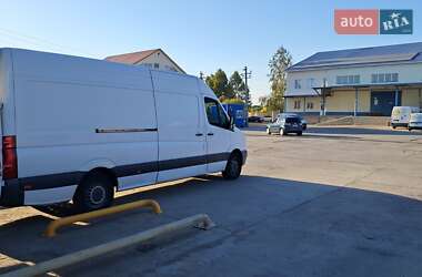 Грузовой фургон Volkswagen Crafter 2011 в 
