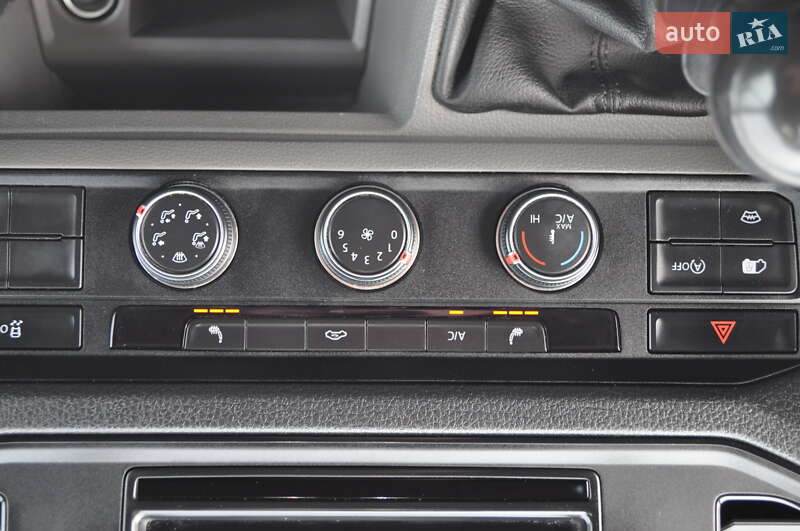 Грузовой фургон Volkswagen Crafter 2019 в Киеве