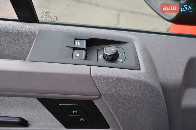 Грузовой фургон Volkswagen Crafter 2019 в Киеве