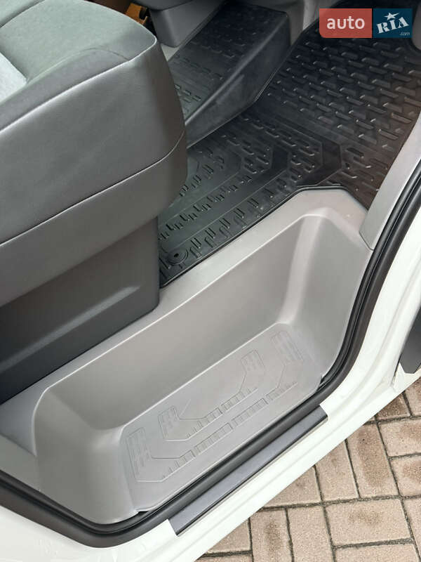 Грузовой фургон Volkswagen Crafter 2021 в Киеве