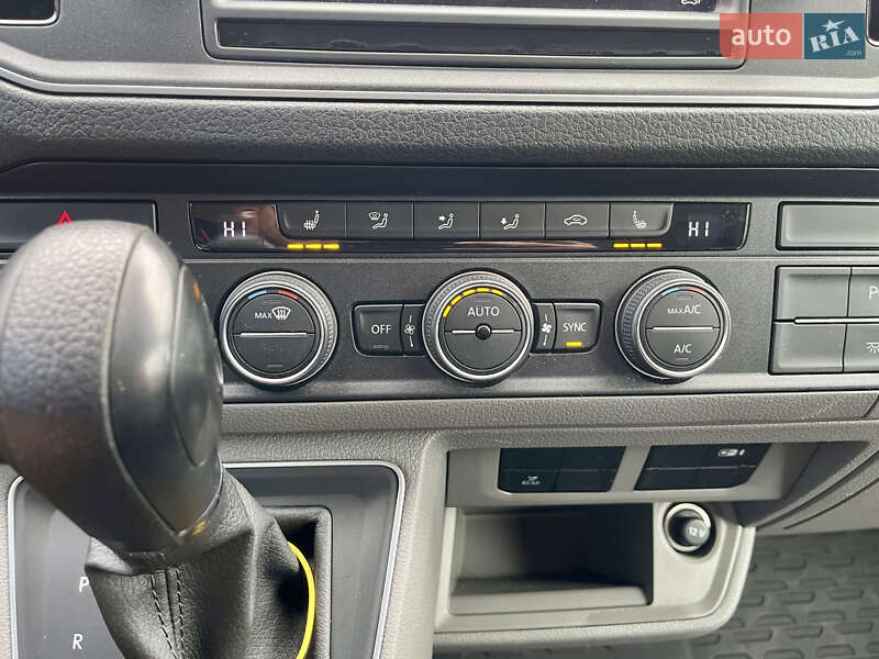 Вантажопасажирський фургон Volkswagen Crafter 2019 в Житомирі