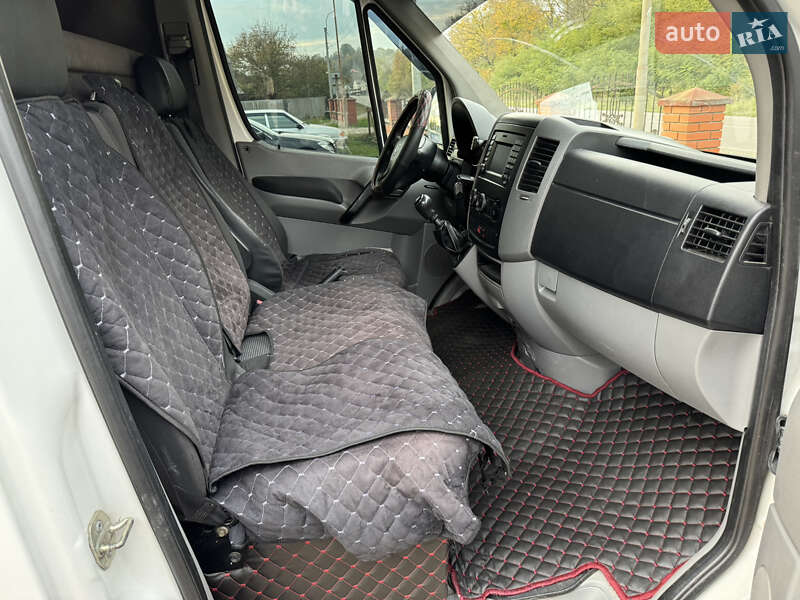 Грузовой фургон Volkswagen Crafter 2015 в Тячеве