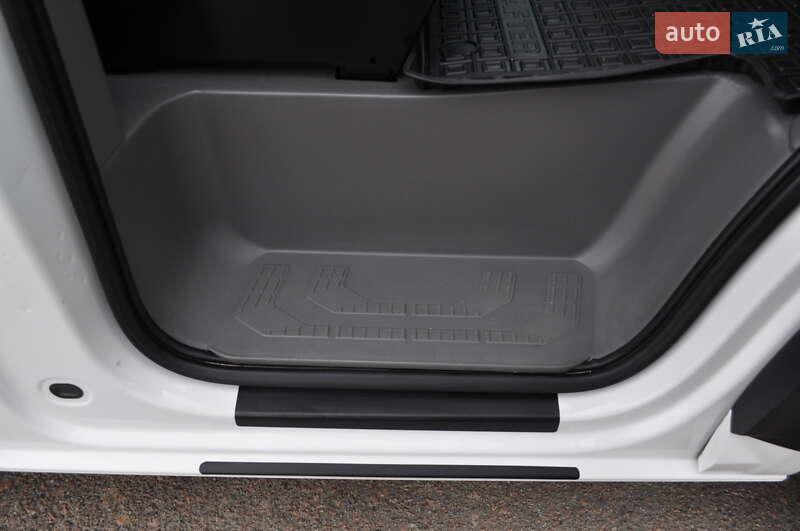 Вантажний фургон Volkswagen Crafter 2021 в Києві фото 32 Вантажний фургон Volkswagen Crafter 2021 в Києві