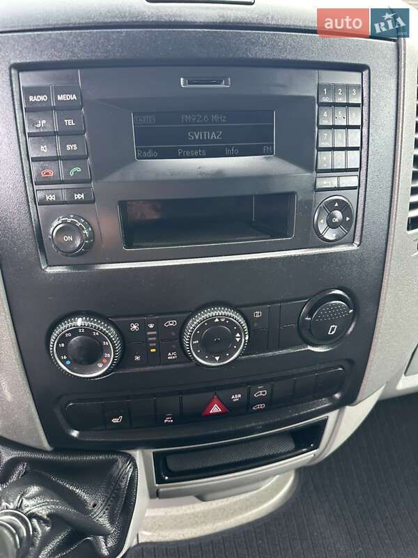 Вантажний фургон Volkswagen Crafter 2016 в Дубні